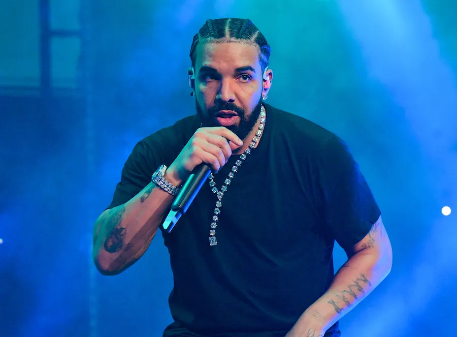 Drake Announces 2024 It S All A Blur Tour Big As The What With J   Drake(5).webp