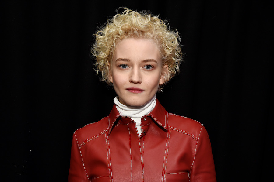 julia garner perks of being a wallflower