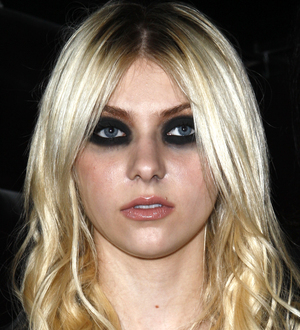 TAYLOR MOMSEN SICK ON STAGE | Young Hollywood