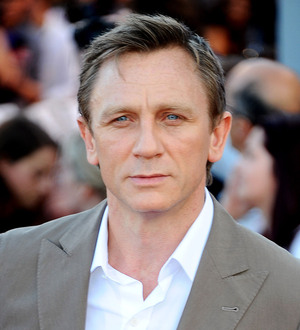 Daniel Craig Struggles Not To Smoke Young Hollywood