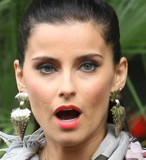 Nelly Furtado's terrifying stage fall | Young Hollywood