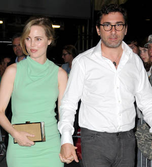 Melissa George pregnant with first child