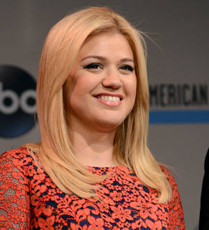 Kelly Clarkson weds | Young Hollywood