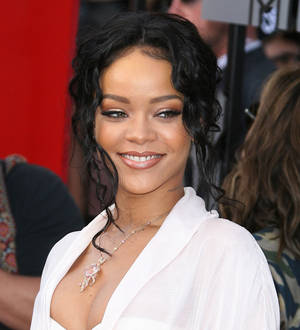 Rude girl Rihanna bares all | Daily Star