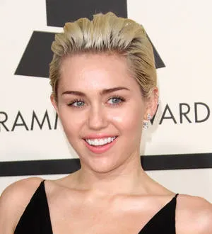 Miley Cyrus goes full frontal for Paper Magazine | Young Hollywood