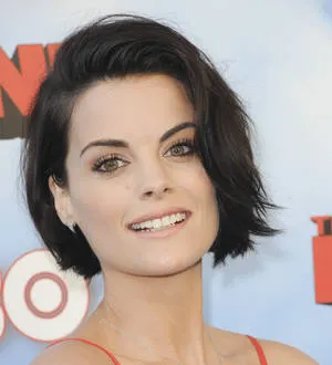 Jaimie Alexander was naked and freezing for Blindspot shoot | Young