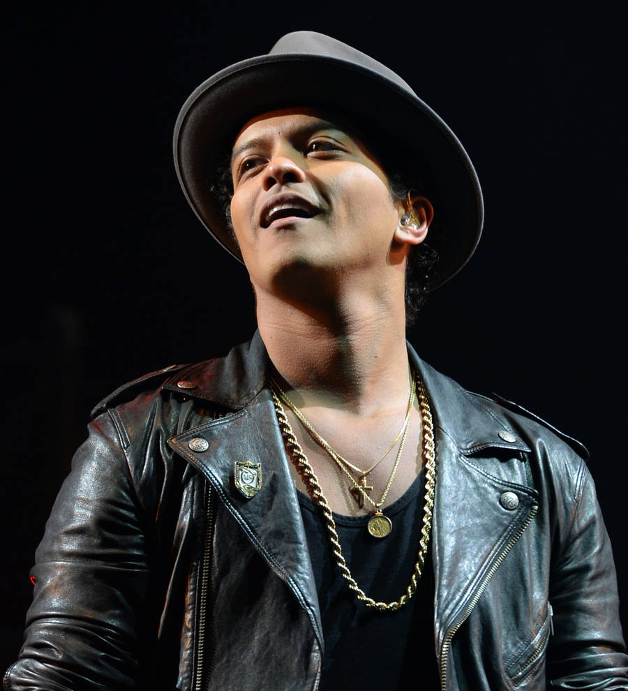 Bruno Mars favorite for Super Bowl return | Young Hollywood