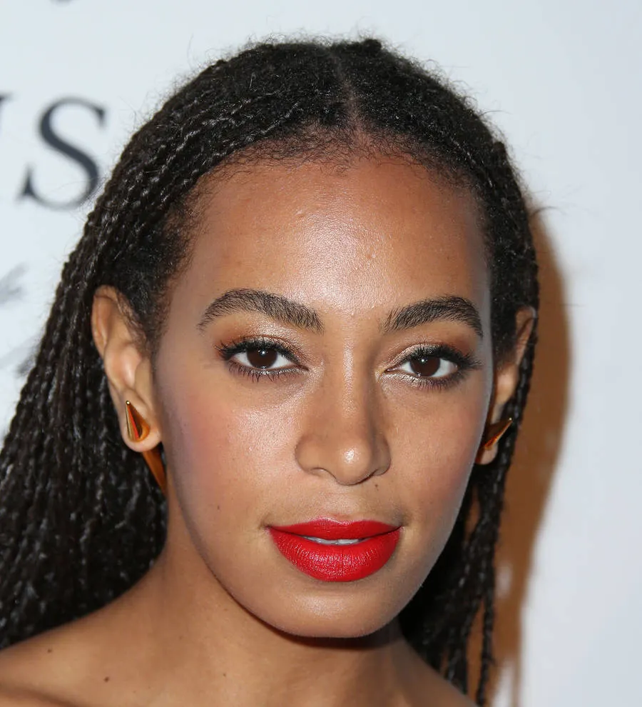 Solange Knowles loses her wedding ring during Mardi Gras celebrations(00)