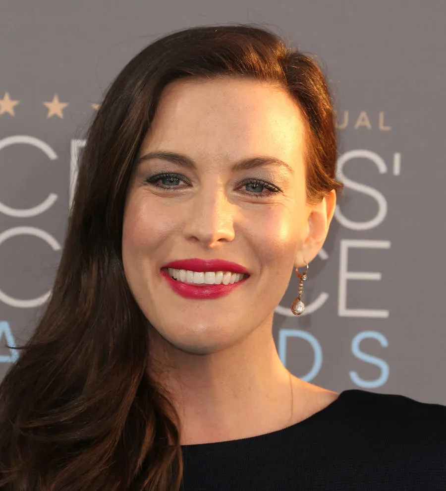 Liv Tyler pushes back wedding plans for pregnancy | Young Hollywood