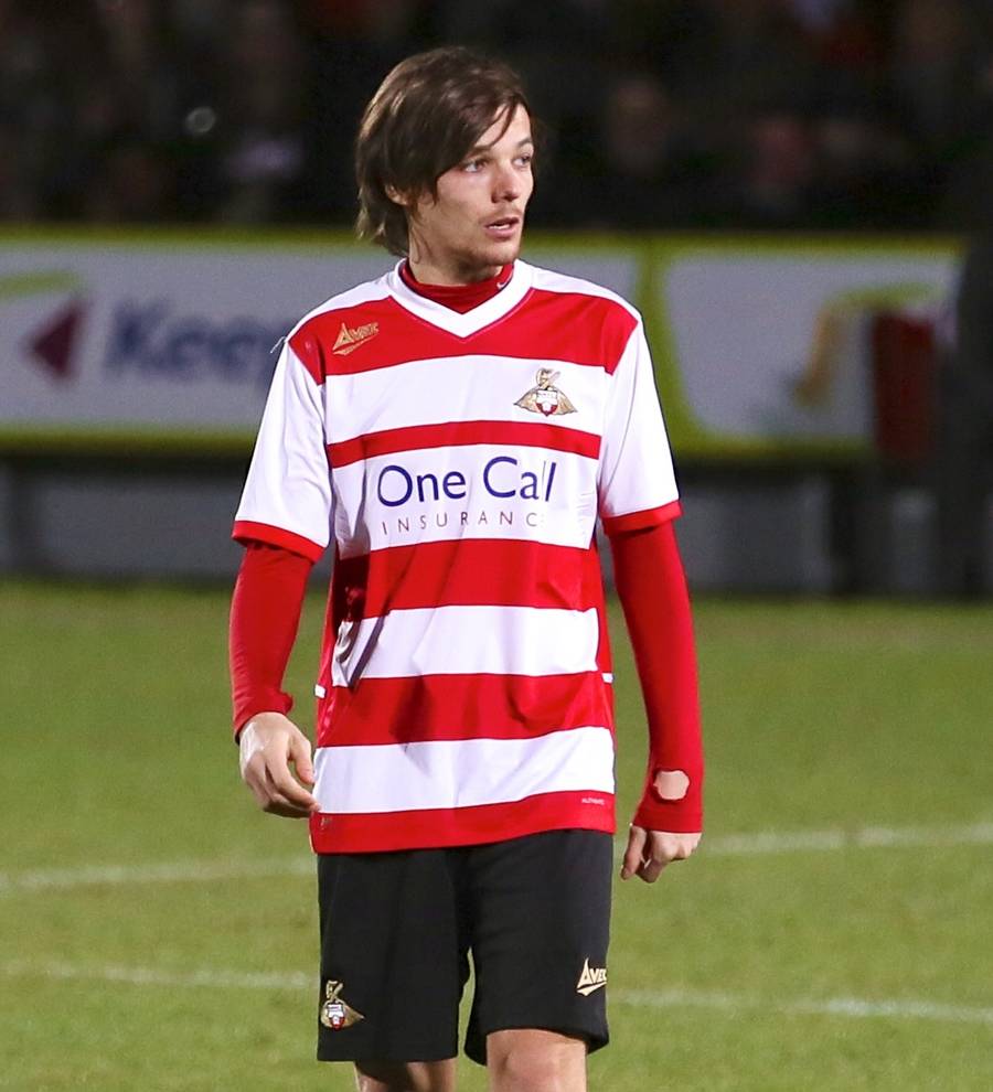 louis tomlinson football shirt