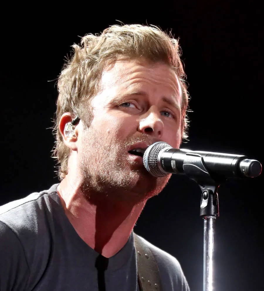 Dierks Bentley pops up in his Country Music Hall of Fame and Museum