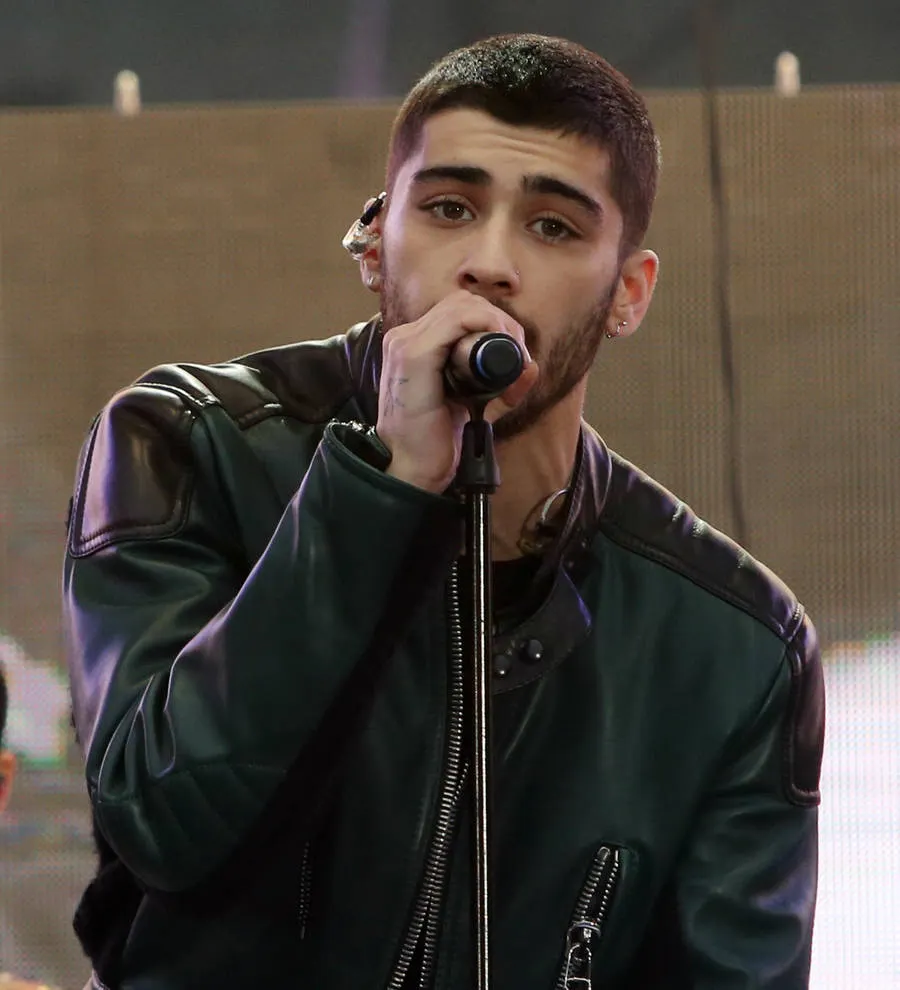 Zayn Malik Grateful For Fans Support After Festival Axe Young Hollywood 