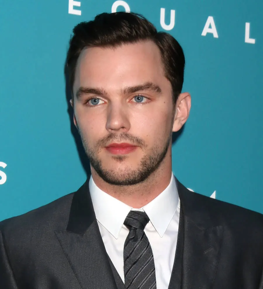 Un golpe emocional': Nicholas Hoult admite que fue difícil perder el papel  de Batman contra Robert Pattinson en la película de Matt Reeves - Tomatazos, image size:900x990