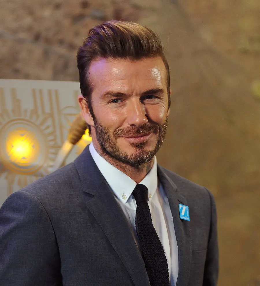 David Beckham helps elderly woman after collapse | Young Hollywood