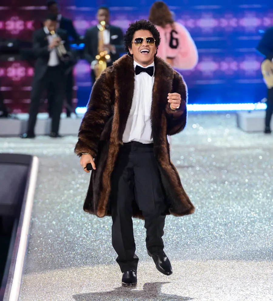 Top 5 Most Iconic Fashion Choices Made By Bruno Mars