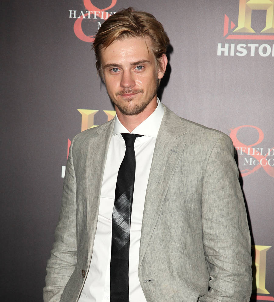 Boyd Holbrook 'gorged' himself to achieve Logan weight gain | Young ...
