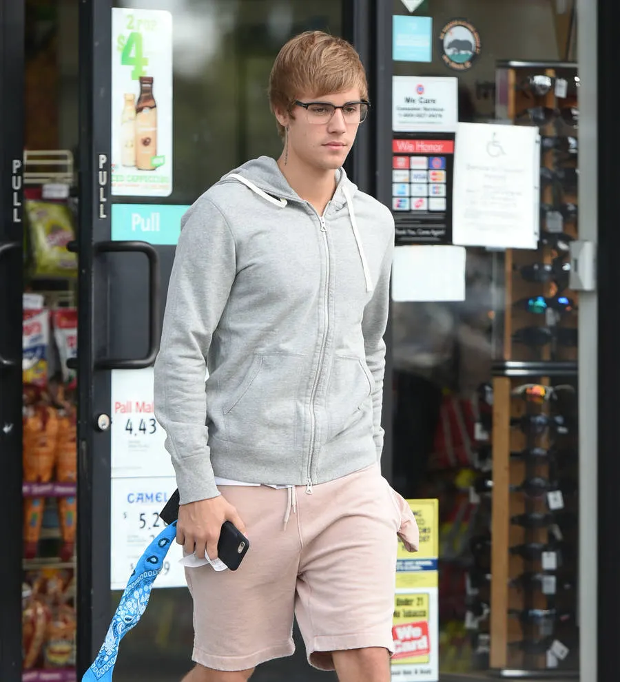 Justin Bieber Delights Elderly Fan With Dance Date | Young Hollywood