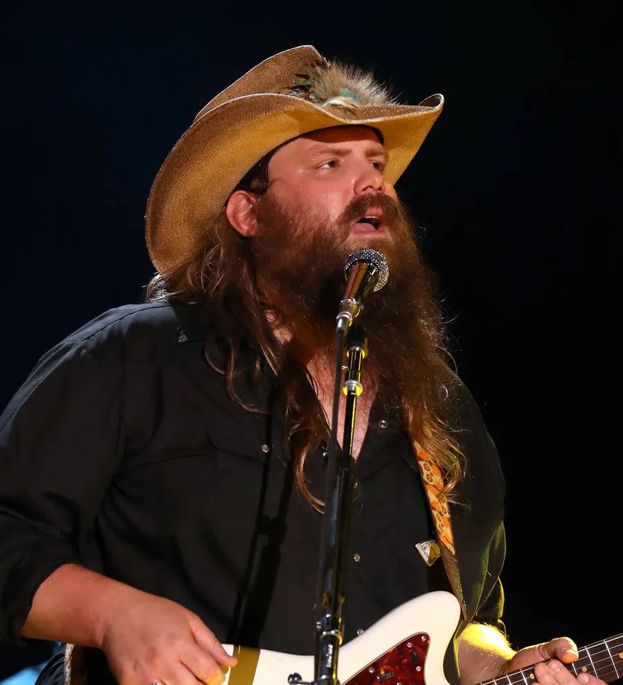 Couple weds at Chris Stapleton gig | Young Hollywood