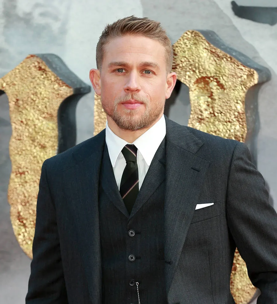 Charlie Hunnam studied fighter Conor McGregor for King Arthur grit ...