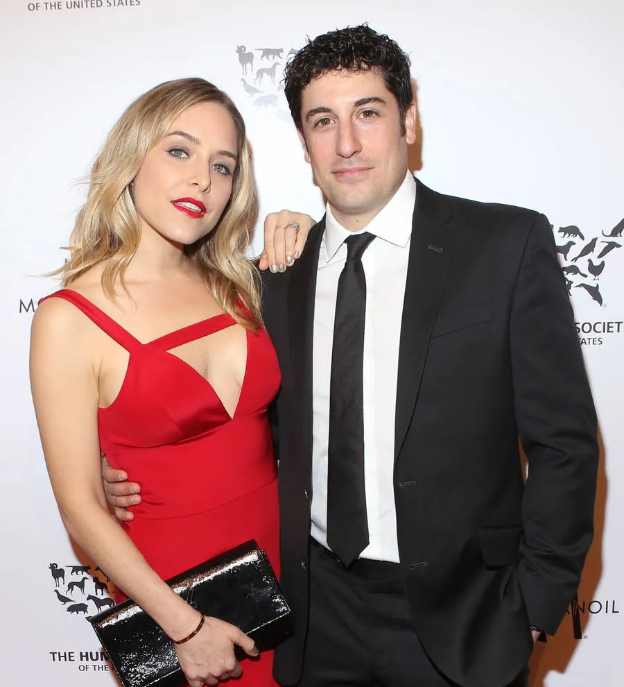 Pregnant Jenny Mollen suffering from