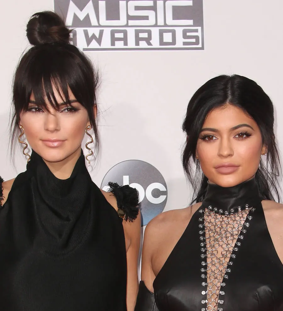 Kendall And Kylie Jenner Pull Vintage T-shirts After Notorious B.I.G ...