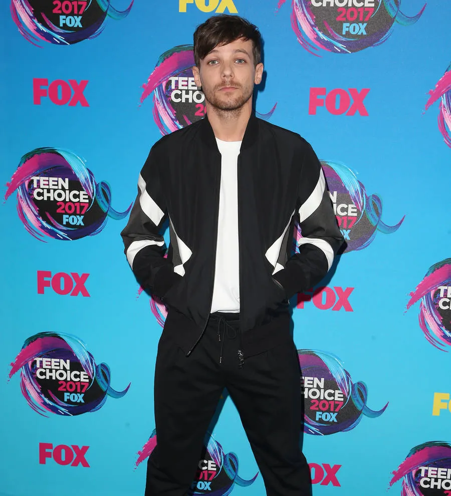 Louis Tomlinson's 'Back to You' Performance on Teen Choice Awards: Watch