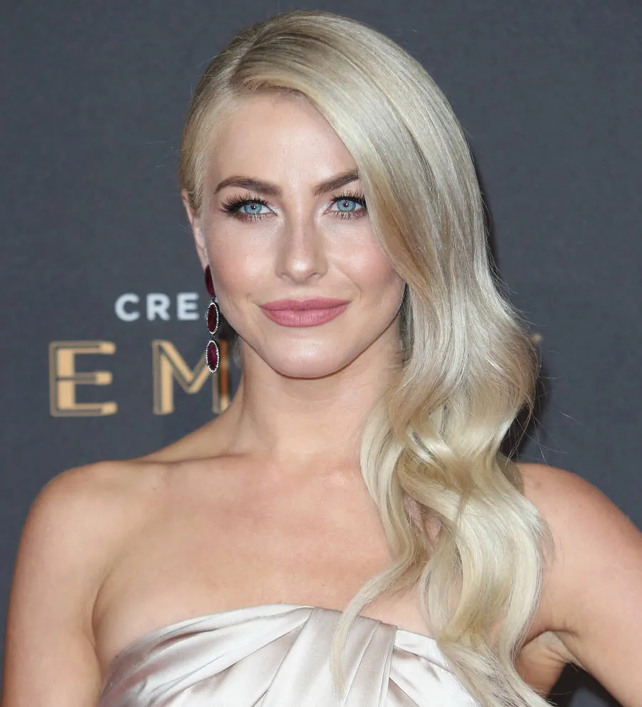 The bikini, workout and shampoo Julianne Hough swears by | New York Post, image size:900x990