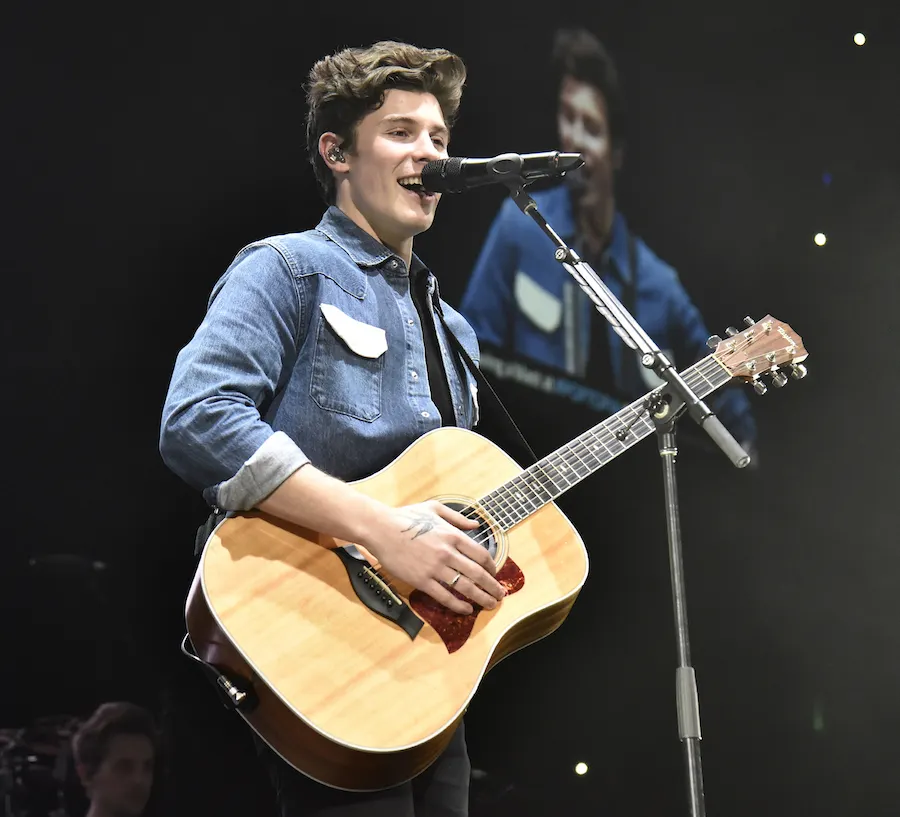 Shawn Mendes Announces First-Ever Headlining Stadium Show! | Young ...