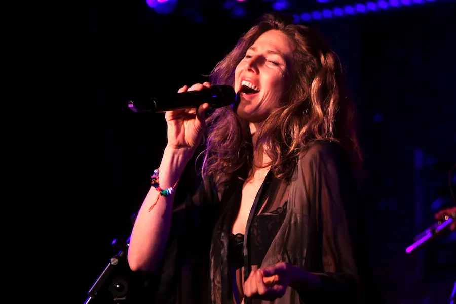 SUNDAY MUSIC VIDS: Sophie B. Hawkins | Young Hollywood