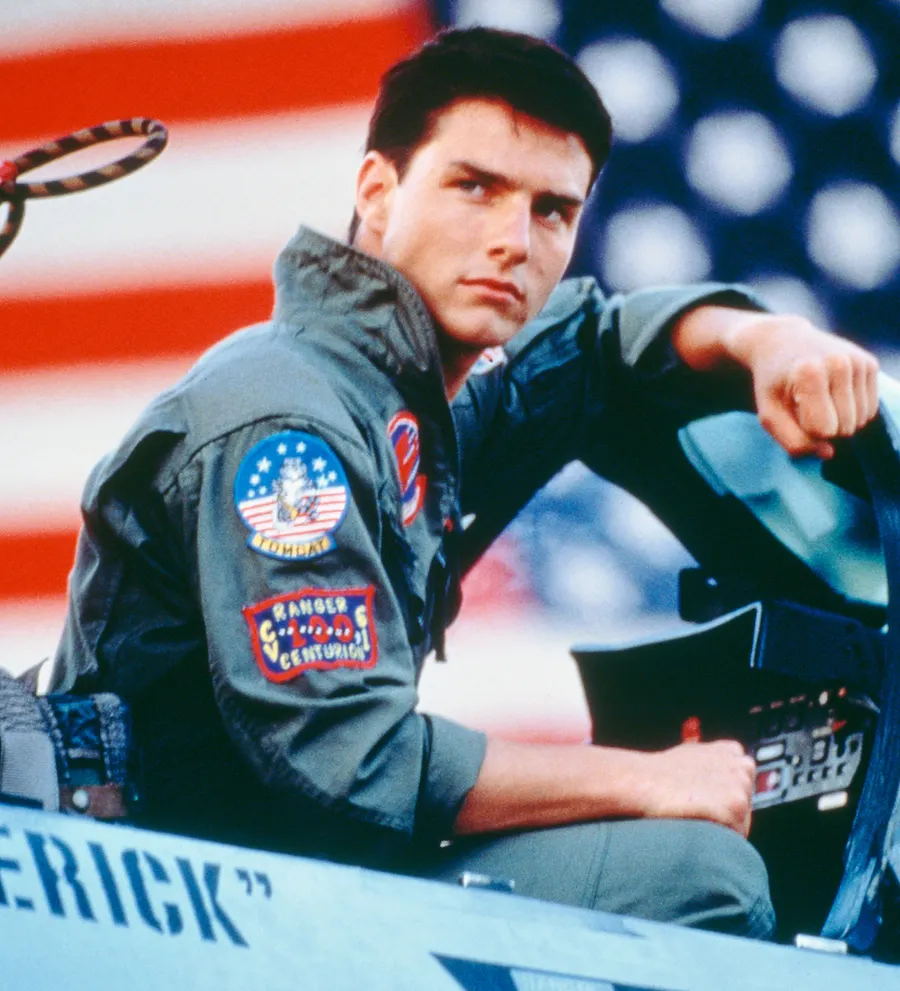 Icymi Tom Cruise Teases Top Gun Sequel Young Hollywood