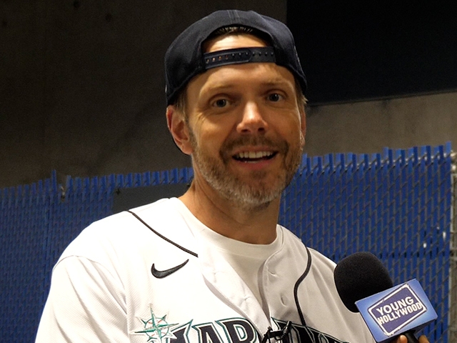 Joel McHale Reps His Home State in All Star Celebrity Softball Game