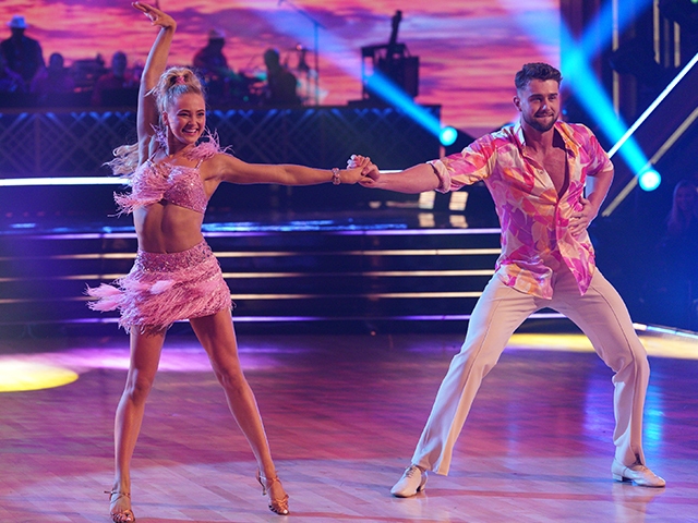 Cha Cha Lessons With DWTS Pro Rylee Arnold & Harry Jowsey